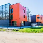 Orange Daire