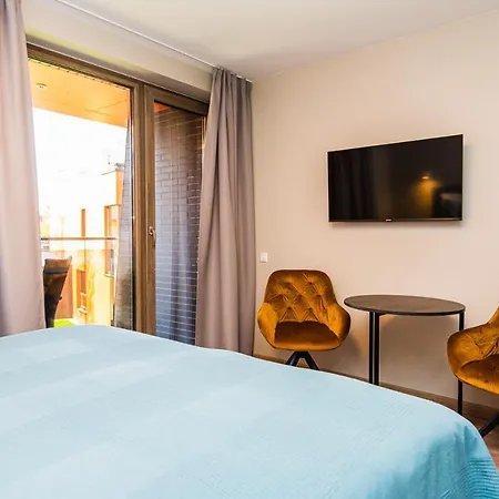 Orange Паланга